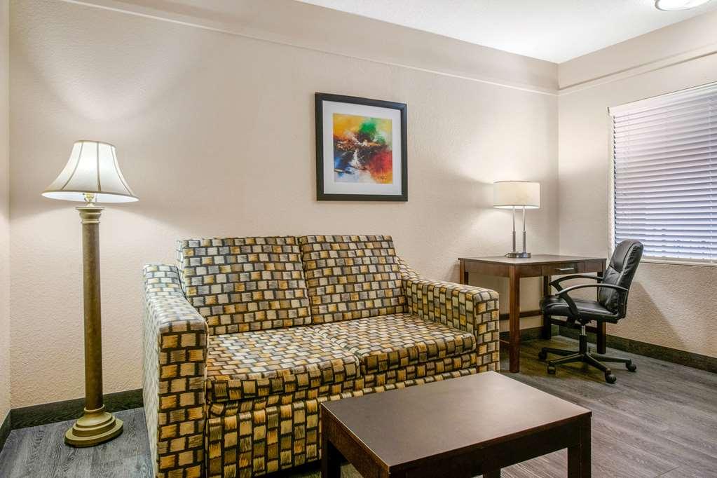 Quality Inn & Suites Jacksonville-Baymeadows מראה חיצוני תמונה