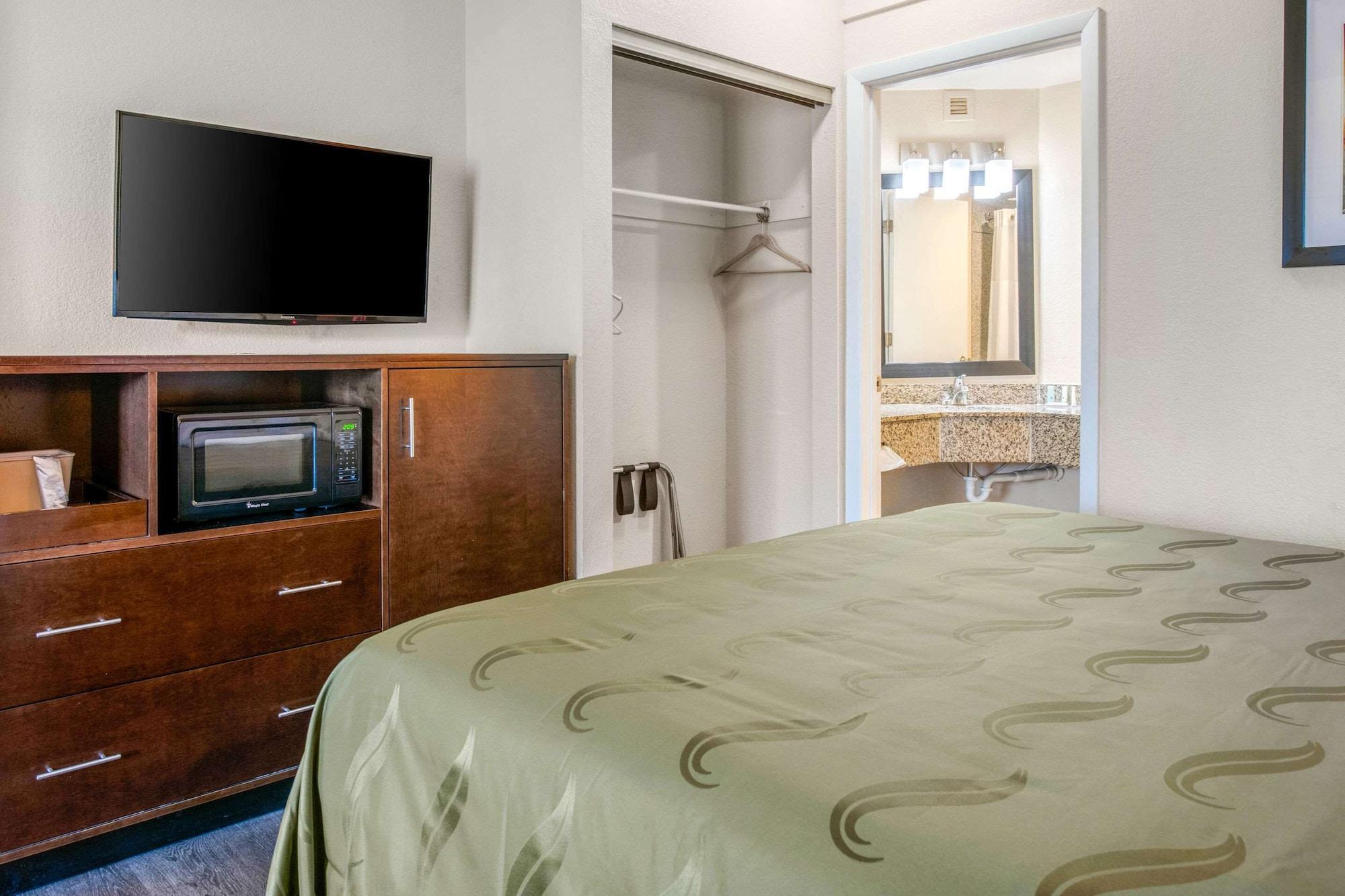 Quality Inn & Suites Jacksonville-Baymeadows מראה חיצוני תמונה