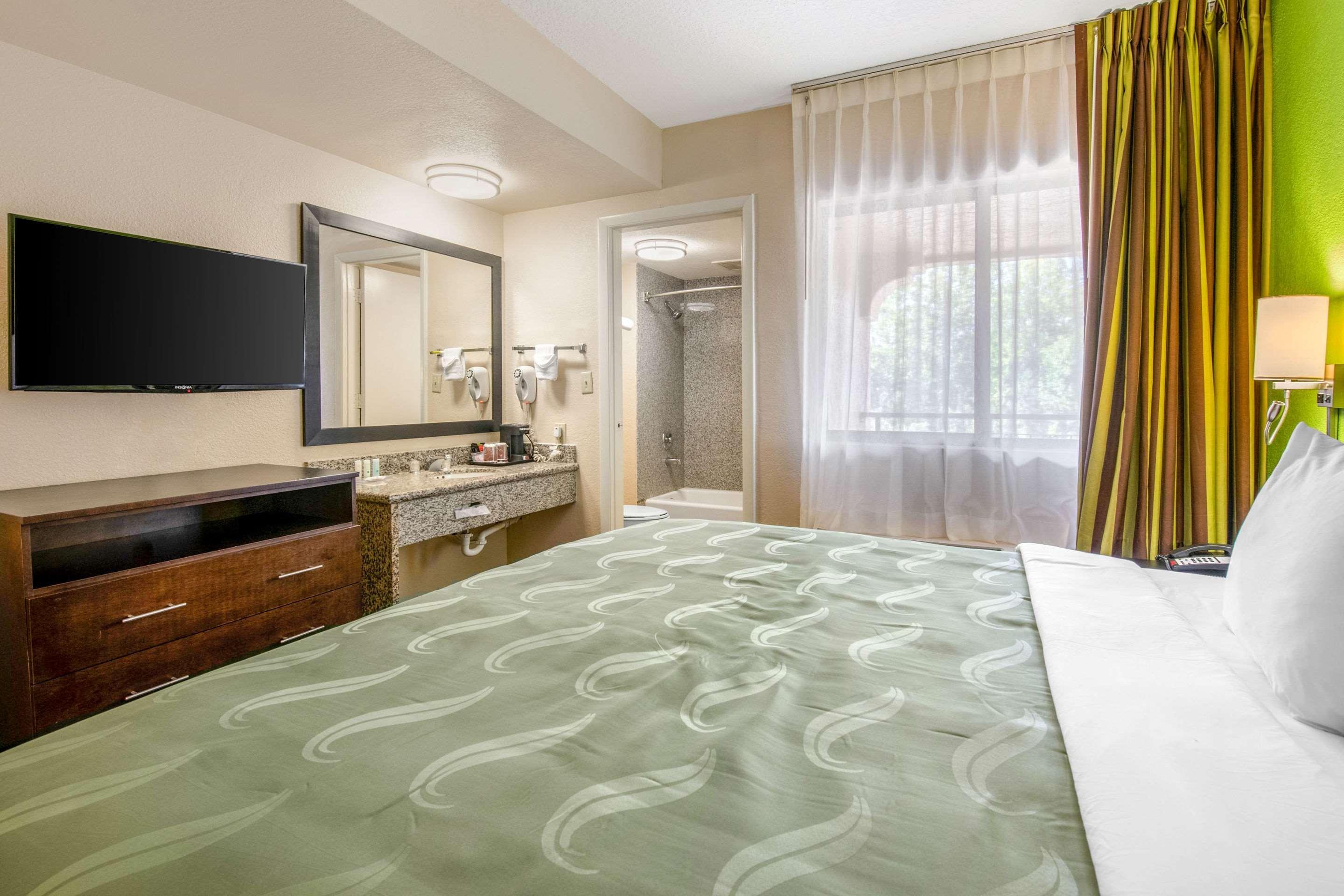 Quality Inn & Suites Jacksonville-Baymeadows מראה חיצוני תמונה