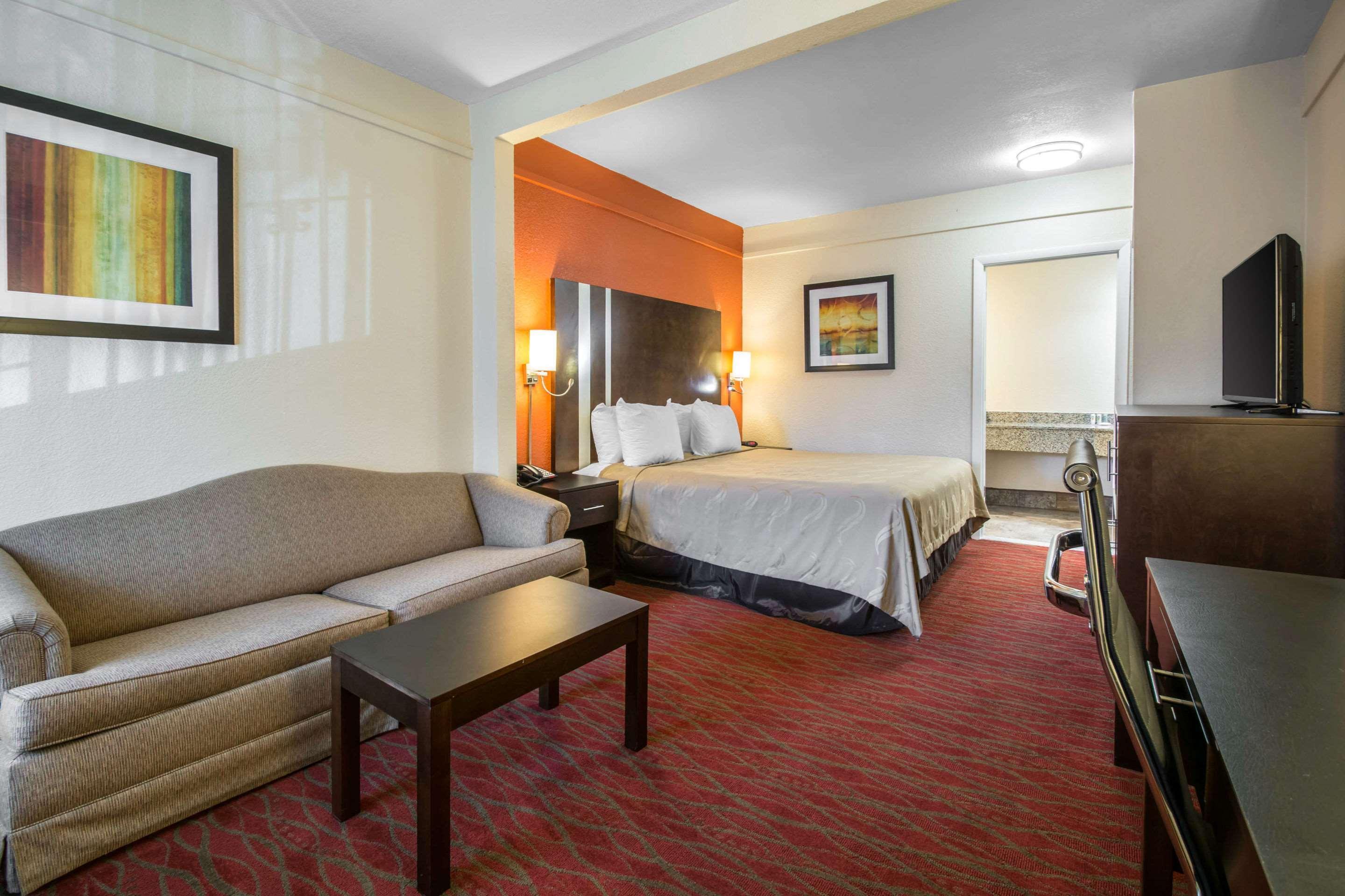 Quality Inn & Suites Jacksonville-Baymeadows מראה חיצוני תמונה