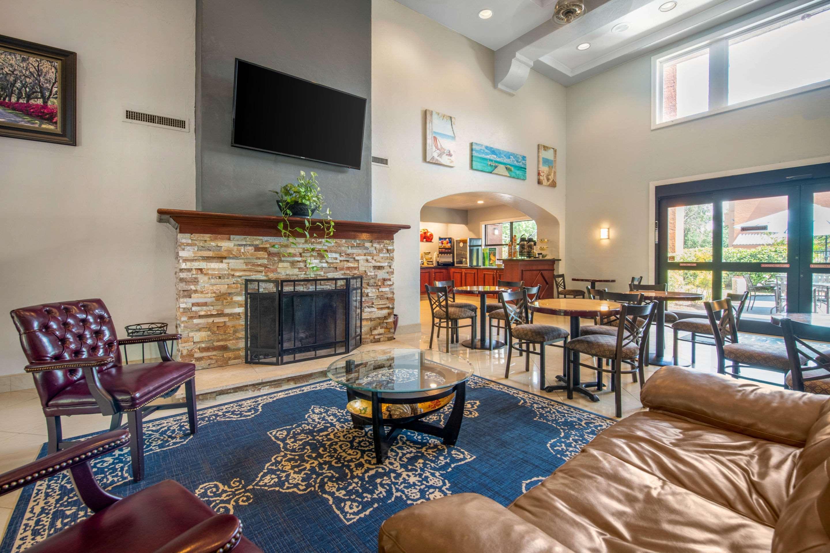 Quality Inn & Suites Jacksonville-Baymeadows מראה חיצוני תמונה